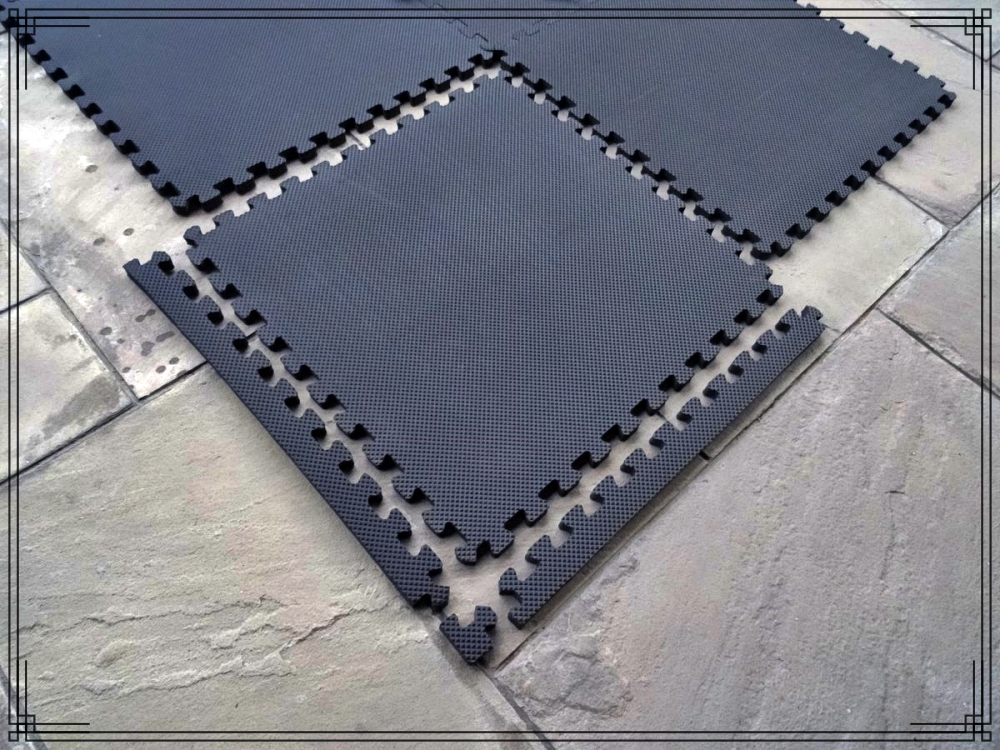 PISO DE GOMA EVA NEGRO 60X60X0.8 CM X4U