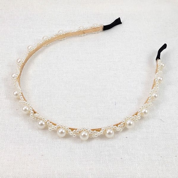 VINCHA TIARA METAL C/APLIQUE PERLAS